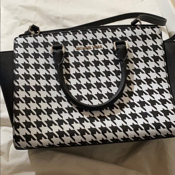 Michael Kors Handbags - — Michael Kors tote